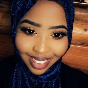 Meet your Posher, Naima
